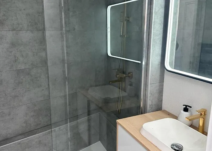 Premiere Ligne Parking Apartment